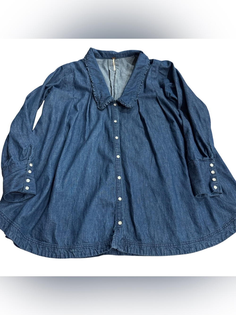 Free People Charlie Denim Top Oversized Snap Front Size M Chambray Cotton - Picture 3 of 8